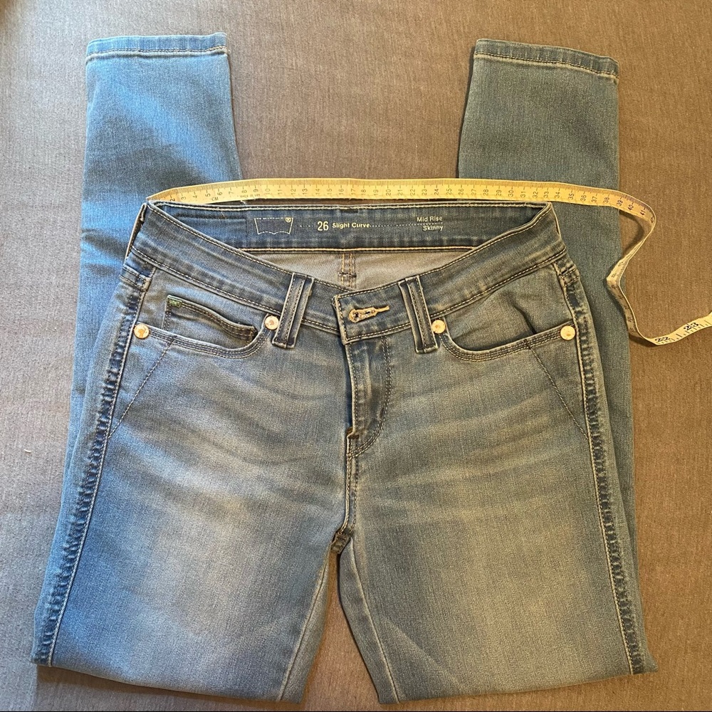 Levi’s mid rise skinny jeans